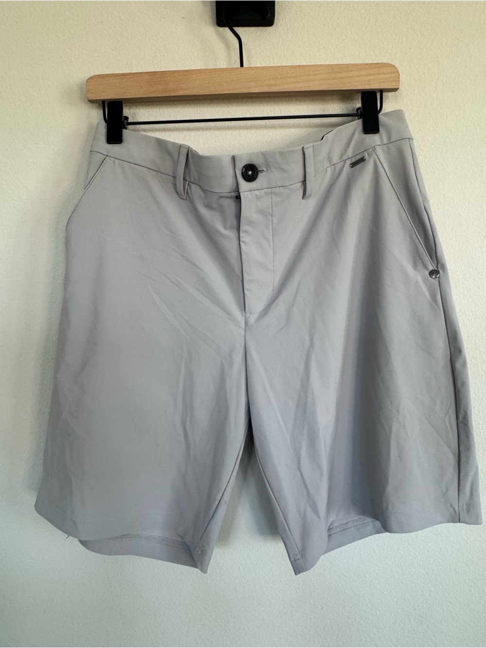 Vuori Fleet Performance Shorts Grey Size 31 Golf Travel Stretch Casual